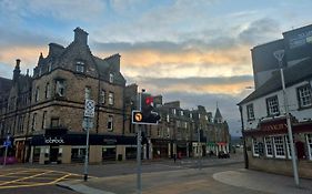 Highland Historical Home In Inverness City Centre